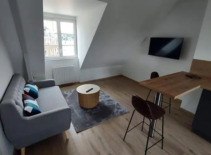 Bel F2 Hyper Centre Refait A Neuf * Coutances